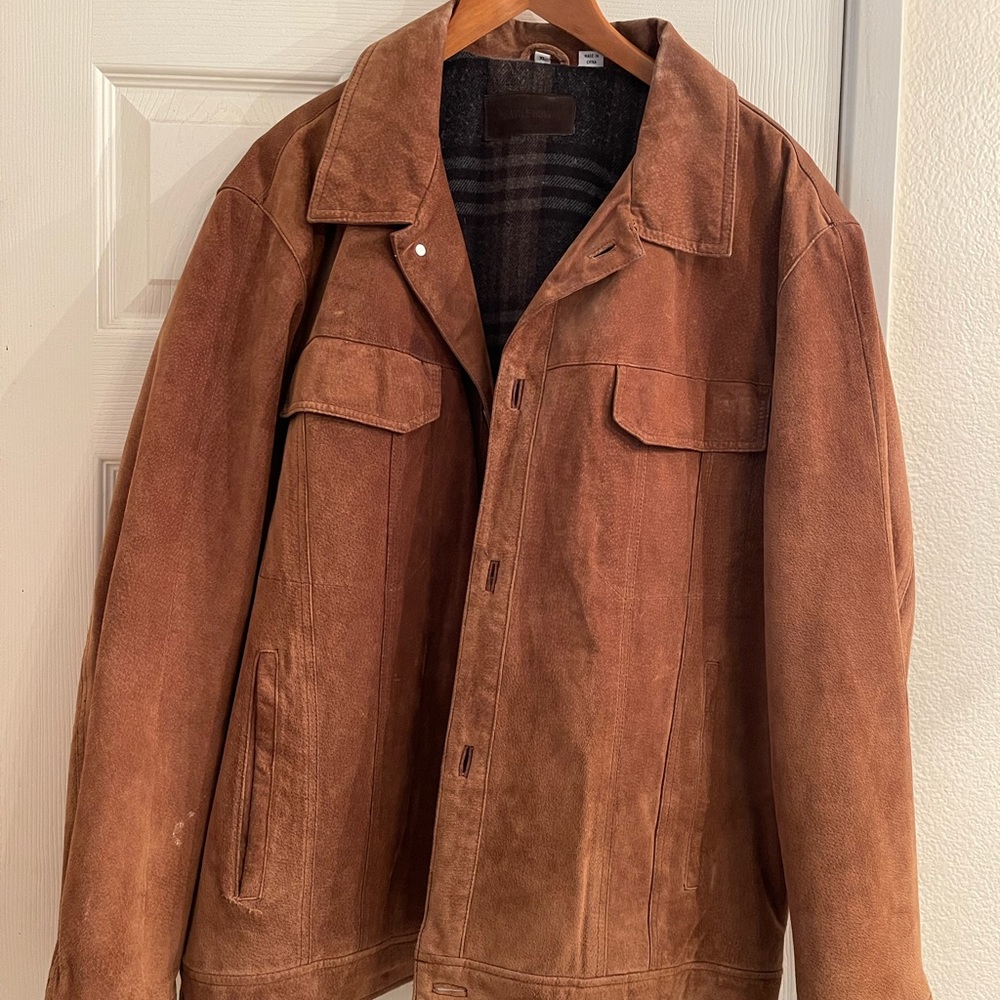 Brown Genuine Leather jacket in GREAT condition! SIZE XL.
